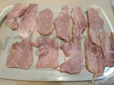 Kiaulienos kepsniai „Sultingi“ Žingsnis 1