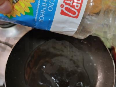 Žuvies salotos su žirneliais ir daržovėmis Žingsnis 3