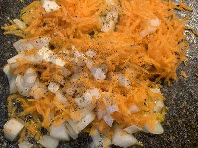 Kibinai su mielinėmis sluoksniuotu tešla, kopūstais ir ryžiais Žingsnis 3