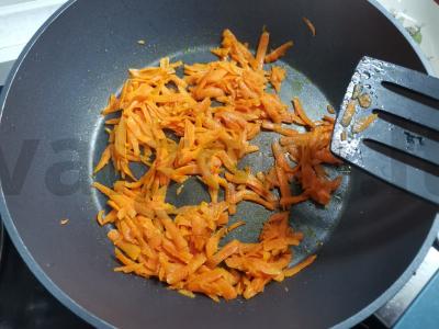 Morkų ir cukinijų kotletai Žingsnis 2