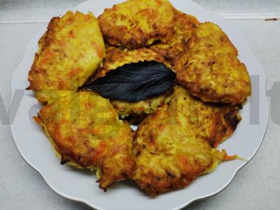 Morkų ir cukinijų kotletai pagrindine nuotrauka