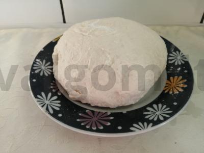 Pica „Asorti“ su grietinėlės-česnako padažu Žingsnis 1