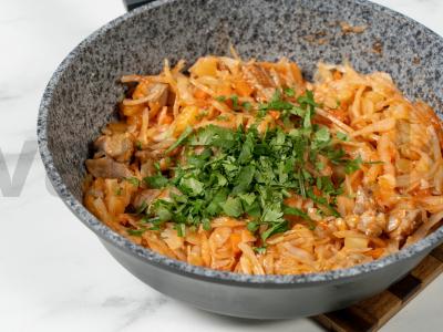 Troškinta kopūstai su mėsa Žingsnis 11