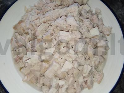 Pica su vištienos krūtinėle, pievagrybiais ir marinuotais svogūnais Žingsnis 6