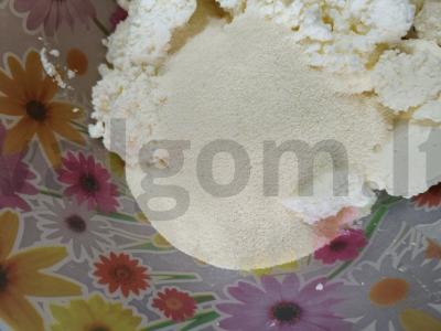 Varškės apkepas su razinomis Žingsnis 2