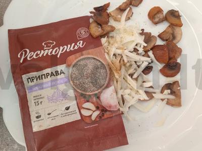 Karštas sumuštinis su kiaušiniu, pievagrybiais ir sūriu Žingsnis 6