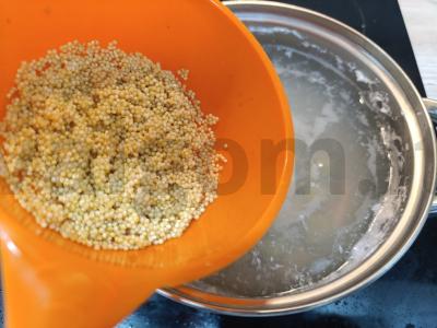 Vištienos ir raugintų kopūstų šči Žingsnis 2