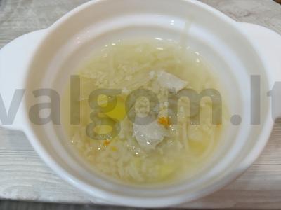 Vištienos ir raugintų kopūstų šči pagrindine nuotrauka