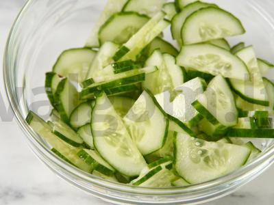 Salotos su agurkais ir žirneliais Žingsnis 2