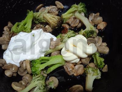 Jaujenas iš šampinjonų ir brokolių su jalapeño pipirais Žingsnis 4