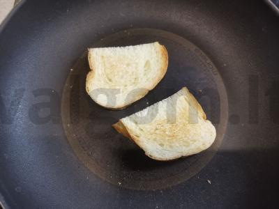 Sumuštiniai su rūkytomis dešrelėmis ir agurku Žingsnis 1