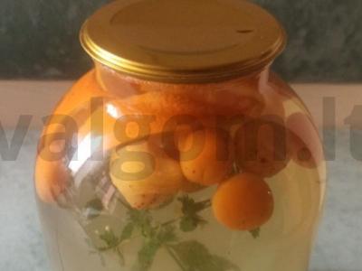 Abrikosų-apelsinų kompotas pagrindine nuotrauka