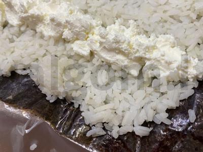 Rulonai su krabų lazdelėmis ir varškės sūriu Žingsnis 3