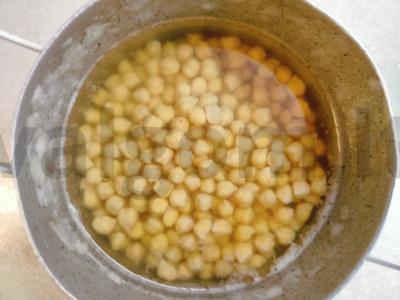 Avinžirnis su baklažanu ir paprikomis Žingsnis 1