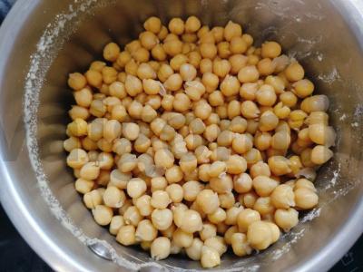 Avinžirnis su baklažanu ir paprikomis Žingsnis 2