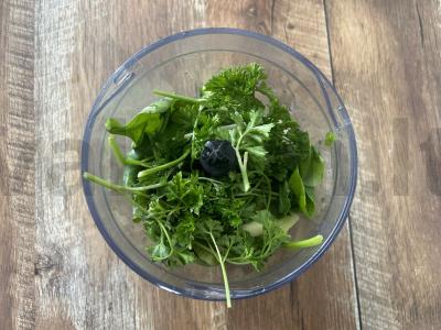 Žaliasis smoothie su špinatais, kiviais ir salierais Žingsnis 4