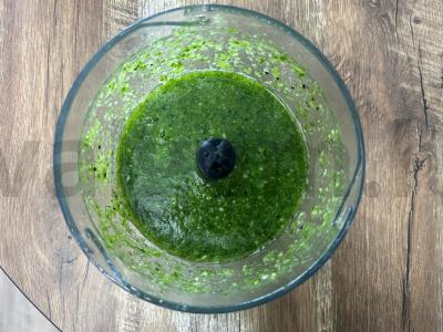 Žaliasis smoothie su špinatais, kiviais ir salierais Žingsnis 6