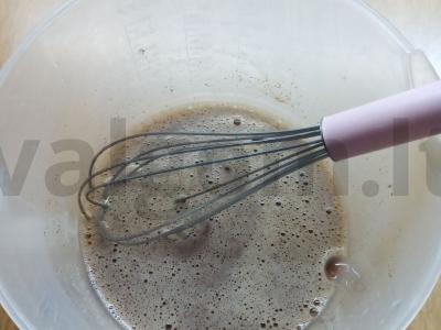 Pankūkos su pienu ir cinamonu Žingsnis 1