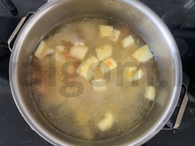 Kabakų, vištienos krūtinėlės ir daržovių tyrė sriuba Žingsnis 4