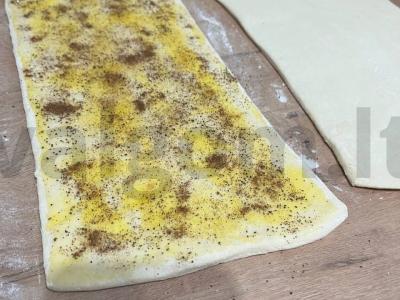 Cinamono bandelė su kremu Žingsnis 3