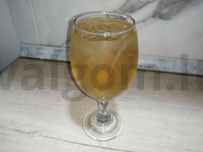 Kokteilis su baltu vynu ir limonadu Žingsnis 3