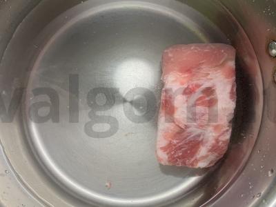 Borsčas su pomidorais ir kiaulienos šonkauliais Žingsnis 1