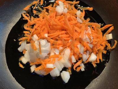 Borsčas su pomidorais ir kiaulienos šonkauliais Žingsnis 4