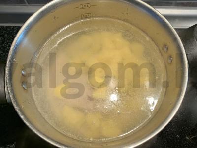 Borsčas su pomidorais ir kiaulienos šonkauliais Žingsnis 7