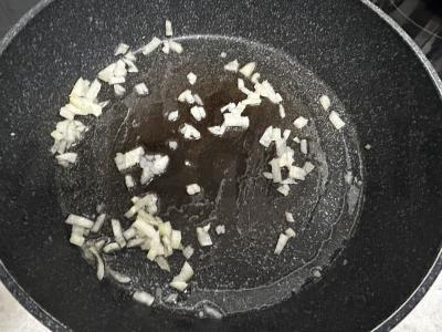 Makaronai su džiovintais pomidorais grietinėlės padaže Žingsnis 1