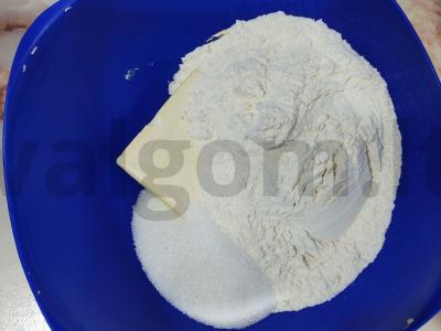 Vanilinis uogų karališkas varškės pyragas Žingsnis 1