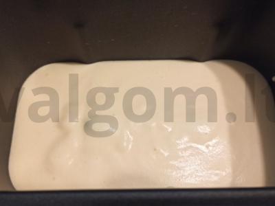 Raisinų keksiukas duonos kepimo mašinoje Žingsnis 2