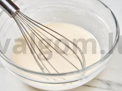 Blynai pagal Совуньės receptą iš „Smešarikų“ Žingsnis 1