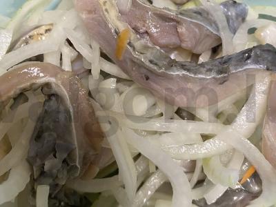 Karpių he su daržovėmis ir saulėgrąžų aliejumi Žingsnis 4