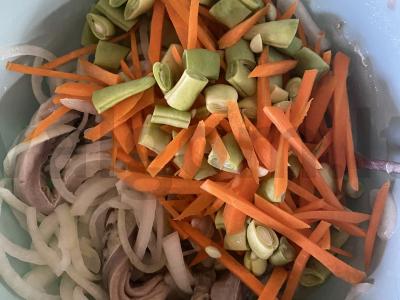 Karpių he su daržovėmis ir saulėgrąžų aliejumi Žingsnis 5