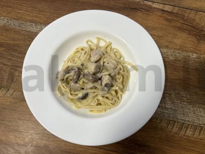 Taliateli su vištiena ir grybais grietinėje per 25 minutes Žingsnis 8