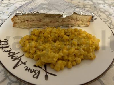 Švelni kukurūza sūrio padaže pagrindine nuotrauka