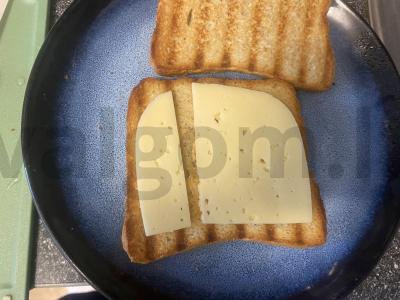 Klubinis sumuštinis su sūriu ir sūdyta upėtakiu Žingsnis 2