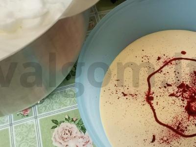 Raudonas biskvitas Žingsnis 4