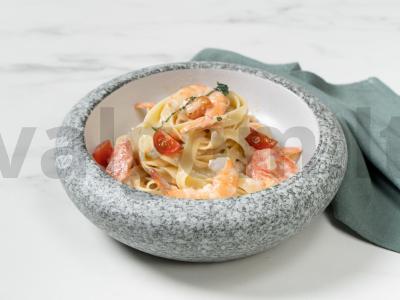 Grietinėlės makaronai su krevetėmis pagrindine nuotrauka