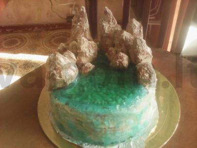 Tortas „Ežeras kalnuose“ pagrindine nuotrauka