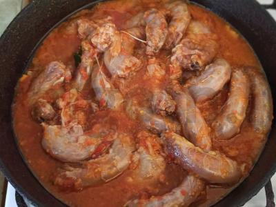 Vištienos kaklai su medumi pomidorų padaže Žingsnis 3