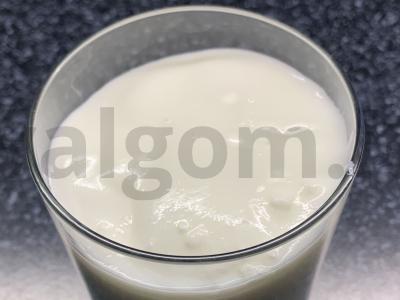 Namų kefyras iš pieno ir grietinės pagrindine nuotrauka