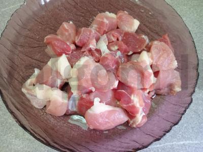 Šašlykai iš kiaulienos garstyčių-medaus marinate Žingsnis 1