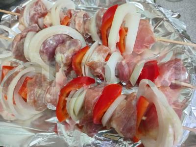 Šašlykai iš kiaulienos garstyčių-medaus marinate Žingsnis 6