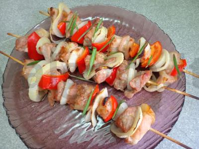 Šašlykai iš kiaulienos garstyčių-medaus marinate pagrindine nuotrauka