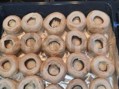 Įdaryti šampinjonai orkaitėje per 30 minučių Žingsnis 1