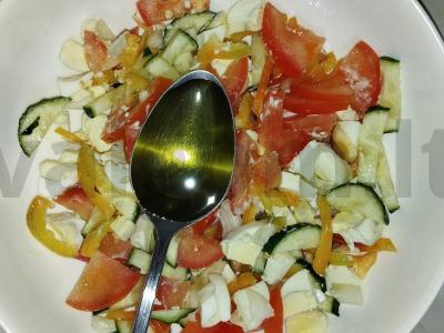 Naudingas daržovių salotas su kiaušiniu Žingsnis 6