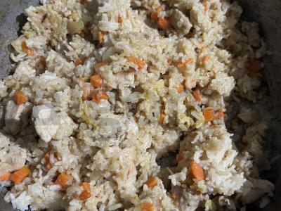 Kiaulienos plovas su svogūnais ir morkomis pagrindine nuotrauka