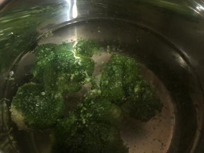 Mėsos kotletai su brokoliais Žingsnis 1