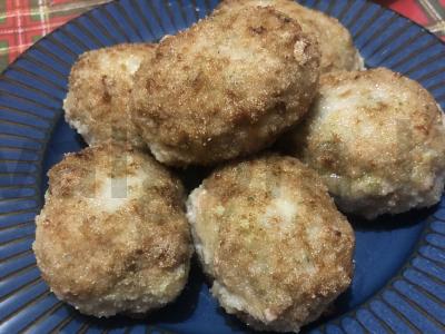 Mėsos kotletai su brokoliais pagrindine nuotrauka